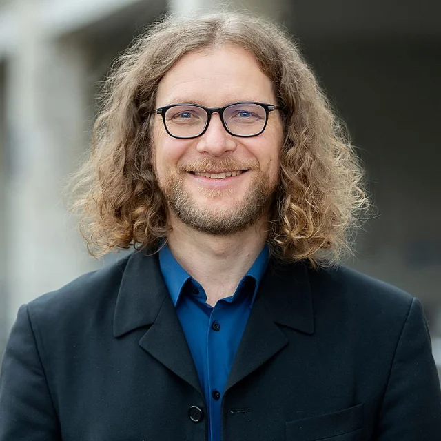 Dr. Bastian Vergnon
